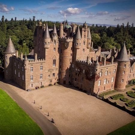 Macbeth Witches Appear at Glamis Castle - For Reading Addicts