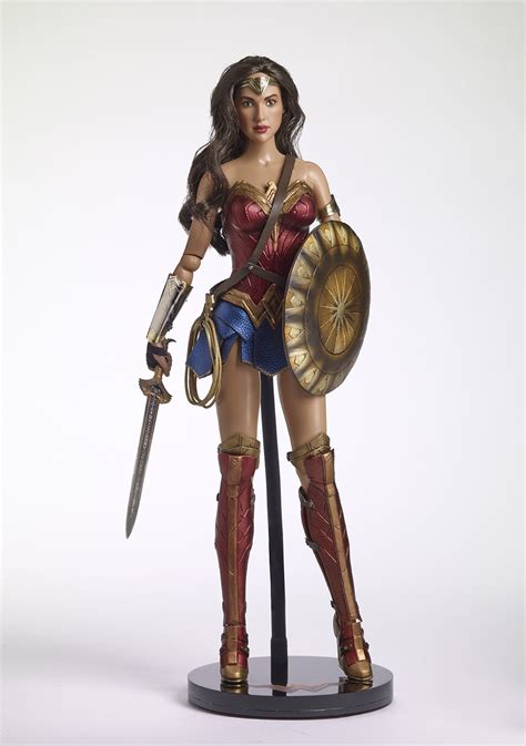 Wonder Woman doll from Tonner - YouLoveIt.com