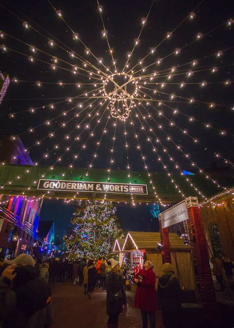 9 Things To Do At The Toronto Distillery District Christmas Market - enSquared♡Aired