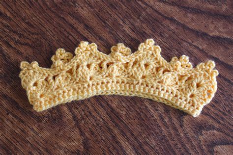 Crochet Crowns, Two Free Patterns | Crochet crown, Crochet crown ...