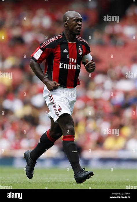 CLARENCE SEEDORF AC MILAN AC MILAN EMIRATES STADIUM LONDON ENGLAND 01 ...