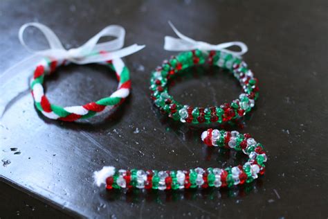 Fun Crafts N Things: Christmas Craft: Bead and Pipe Cleaner Ornaments