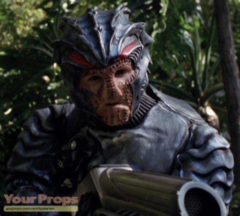 Star Trek: Voyager Hirogen Hunter Rifle original prop weapon