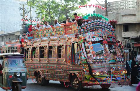 Art on wheels: Pakistan buses - Al Arabiya English