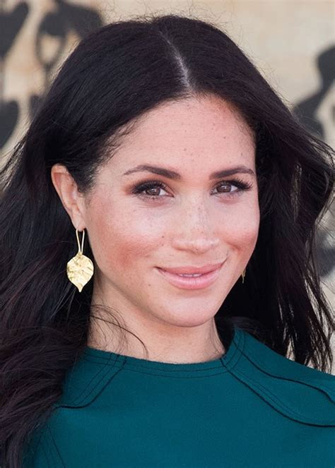 Meghan Markle Wore A *Super* Smoky Eye (And We Love It!) | BEAUTY/crew