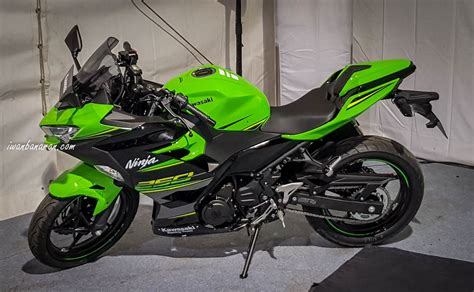 32+ Modifikasi Motor Ninja 250Cc Warna Hijau Gif - Trektrekku44