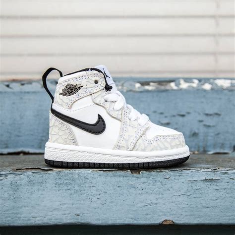 Air Jordan 1 Retro High Premium BT Toddlers (white / black / pure ...