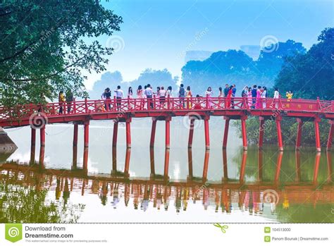 Huc Bridge Over the Hoan Kiem Lake Editorial Image - Image of hanoi, asia: 104513000