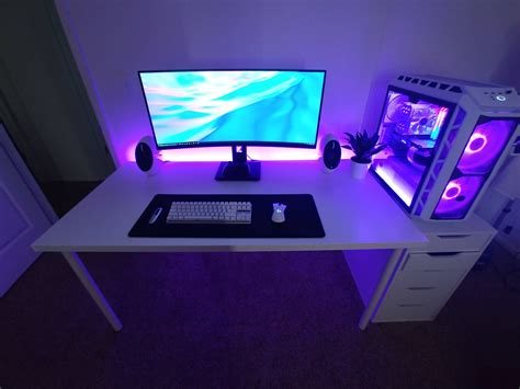 My dream white build battlestation is finally complete! | Gaming room ...