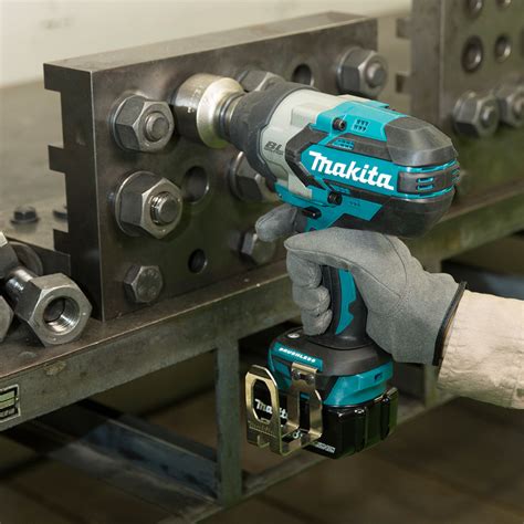 Makita 18V LXT Brushless Impact Wrench 3/4" Body Only | Toolstation