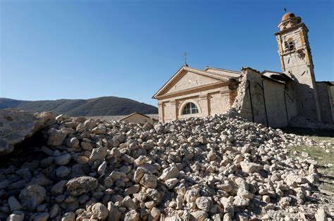 Earthquake Destroys Buildings in Norcia, Italy Photos | Image #101 ...