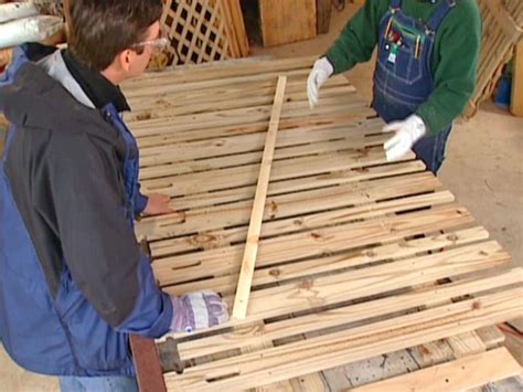 How to Build a Custom Picket Fence | how-tos | DIY