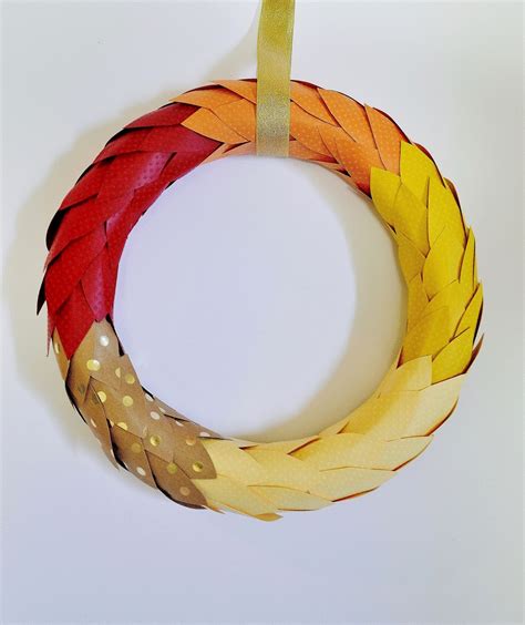 Ingenious And Crafty Ways Of Turning Paper Into Stylish Wreaths