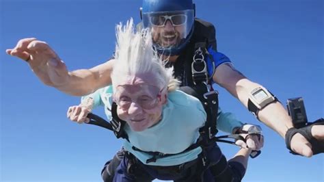 104-year-old Chicago woman dies days after making a skydive that could put her in the record ...