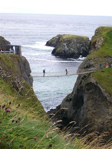 Carrick-a-Rede Rope Bridge - Wikipedia