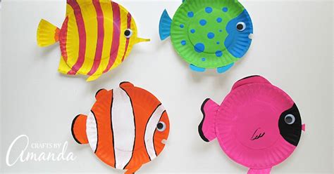 Paper Plate Tropical Fish: a vibrant and fun paper plate kid's craft!