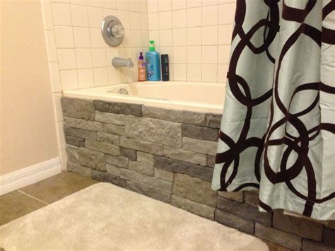 16b5654ef0249d88c49fc0583896fc89.jpg 1,200×900 pixels | Stone bathtub, Tub surround, Bathtub tile