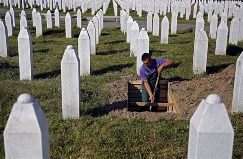 Srebrenica Massacre, After 20 Years, Still Casts a Long Shadow in Bosnia - The New York Times