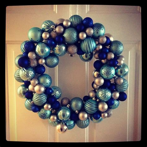 Super easy DIY Christmas wreath! | Grinch christmas decorations ...