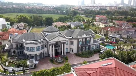 Take A Glimpse Into Aliff Syukri 'AS Palace' Grand Mansion