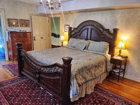 Discover the Charm of Hotels in Saginaw: Montague Inn - Montague Inn Bed & Breakfast