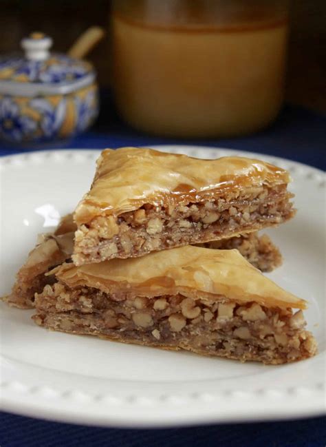 Baklava Recipe (Crisp Honey Walnut Baklava) - Christina's Cucina