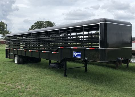 2018 43’ Gooseneck Ground Load Cattle Trailer