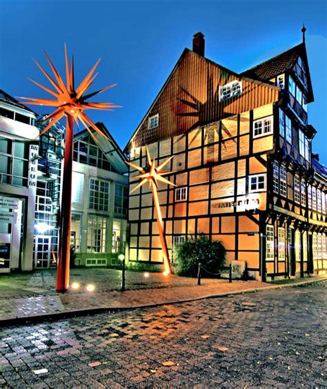 Keulenschwung am Bomann-Museum Celle Foto & Bild | architektur, architektur bei nacht, celle ...