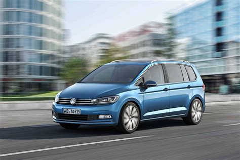 Volkswagen Touran 2020 review | Motors.co.uk