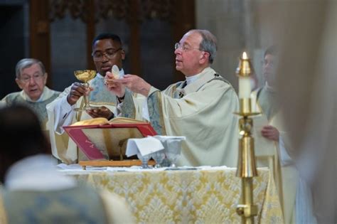 Eucharist: Sacrament of unity - Catholic Review