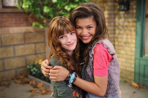 How Old Were Zendaya and Bella Thorne During 'Shake It Up'? Zendaya ...