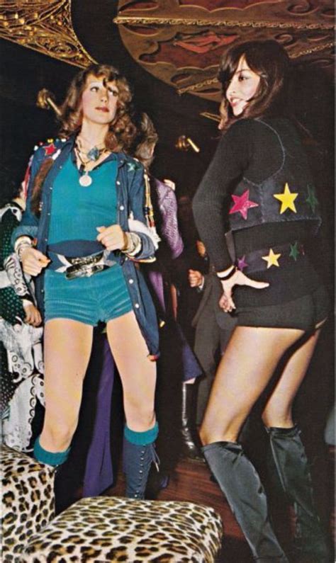 29 Stunning Photos of Dancefloor Styles That Defined the '70s Disco Fashion ~ vintage everyday