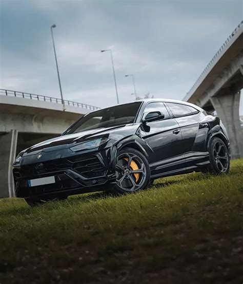 Rent Lamborghini Urus Black in Porto - Max CarTravel