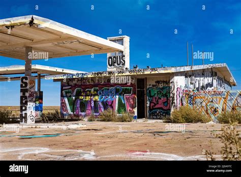 Abandoned Gas Service Station Graffiti Stock Photo - Alamy