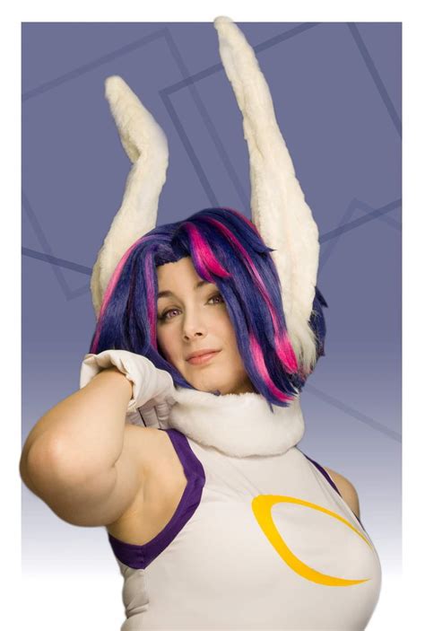 Year of the Rabbit ft. Lady Nagant cosplaying as Mirko 🐇 | Cosplay Amino