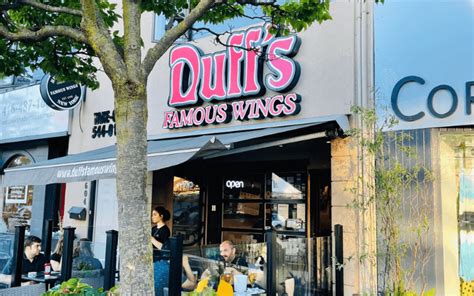 Duff's Famous Wings Review - Bite of TO