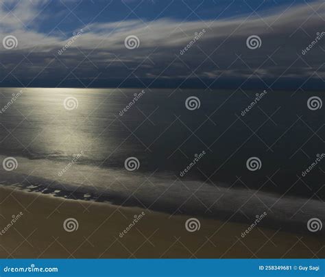 Moon Reflecting on the Atlantic Ocean Stock Image - Image of myrtle, evening: 258349681