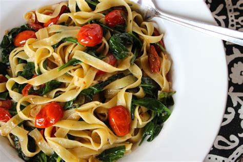 Easy Tomato and Spinach Tagliatelle for Two | Fork in the Kitchen