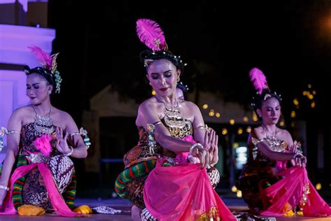 Singapore Malay Dance: Tracing the Traditional in the Urban Landscape ...