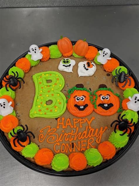 Halloween cookie | Halloween cakes, Halloween cake decorating, Chocolate chip cookie cake