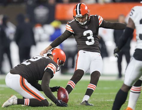 Browns’ embattled kicker Chase McLaughlin tests positive for COVID-19 ...