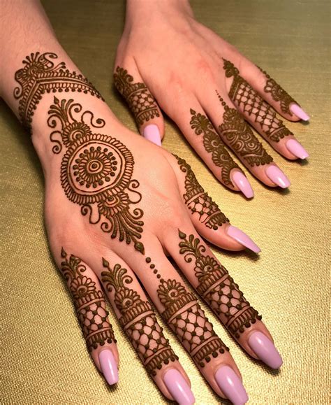 15 Most Beautiful New Mehndi Designs For Girls 2019-2020 (13) | Finger henna designs, Finger ...