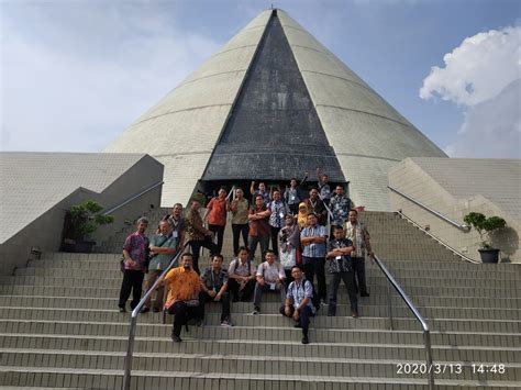 PERENUNGAN VISITASI MENGUNJUNGI MONUMEN JOGJA KEMBALI (MONJALI) PADA SAAT DARURAT COVIED-19