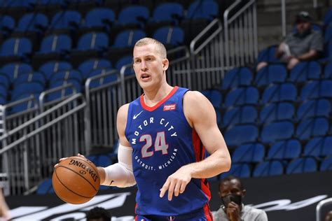 He might not be perfect, but Mason Plumlee helps make the Pistons offense go - Detroit Bad Boys