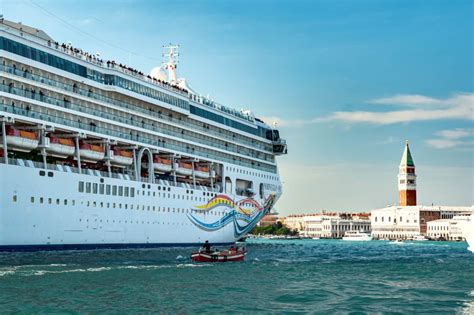 Venice to Ban Large Cruise Ships From August 1st
