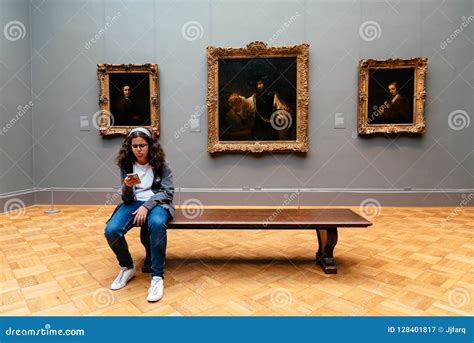 Girl Sitting on Bench at Painting Hall in Museum Editorial Photography ...