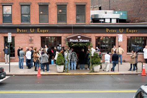 Detectives question suspect who shot two diners at Brooklyn’s Peter Luger Steakhouse | amNewYork