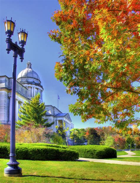 Frankfort Kentucky Capitol Photograph by Sam Davis Johnson - Fine Art America