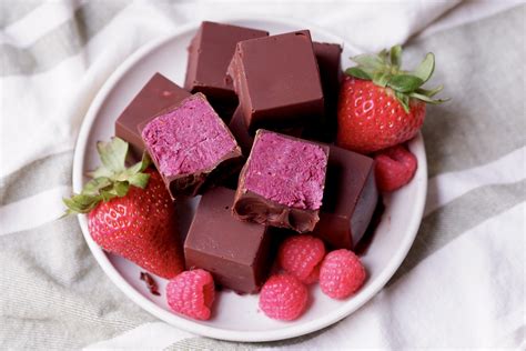 Healthy Berry Ice Cream Bites - Food By The Gram