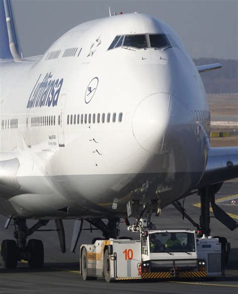 Frankfurt Airport Worker Strike Grounds 100 Lufthansa Flights | IBTimes